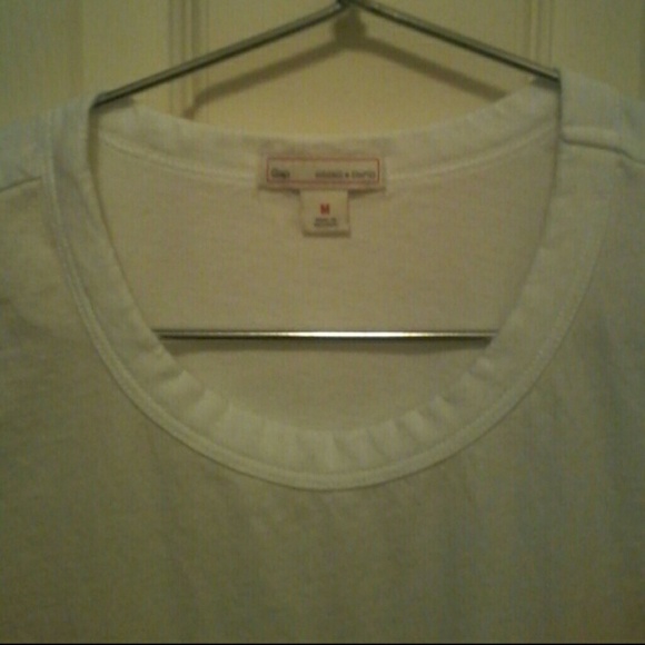 ❤Gap Color Fade Tee.❤NOW $8.00 was $21.00 - Picture 2 of 6